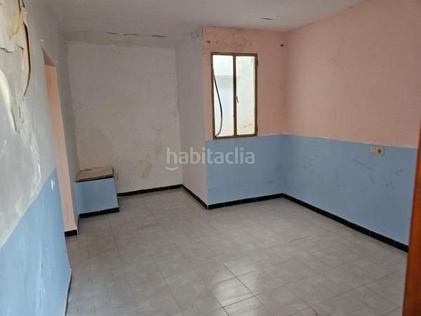 Foto 4fc4cf7b-ab13-4240-b397-3661c99df8c6. Casa adossada a Baena