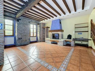 Casa a Asparrena. Exclusivo dúplex con carácter y encanto en caserío rehabilitado