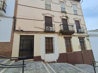 Flat in Puente Genil. Venta de piso  para reformar en puente genil no visitable