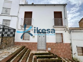 Maison jumelée à Pruna. Venta de casa adosada en pruna  sevilla