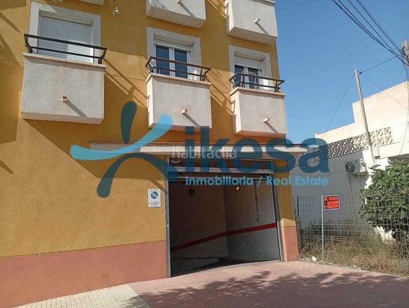Foto 587f471a-e8fd-4c1d-9fb0-4fc1a57edb44. Aparcament cotxe a Turre