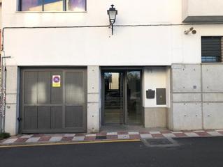 Aparcament cotxe a Avda. De los Ogíjares. Garaje en calle castellón