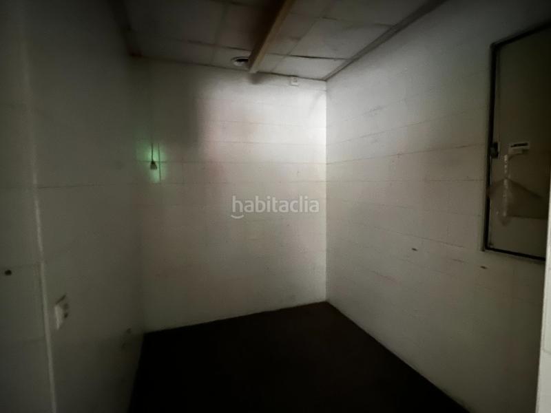 Foto 28052b80-5817-4236-b122-a2073a51e25d. Locale commerciale in calle el aceitunillo in Avenida Juan Diego Bormujos