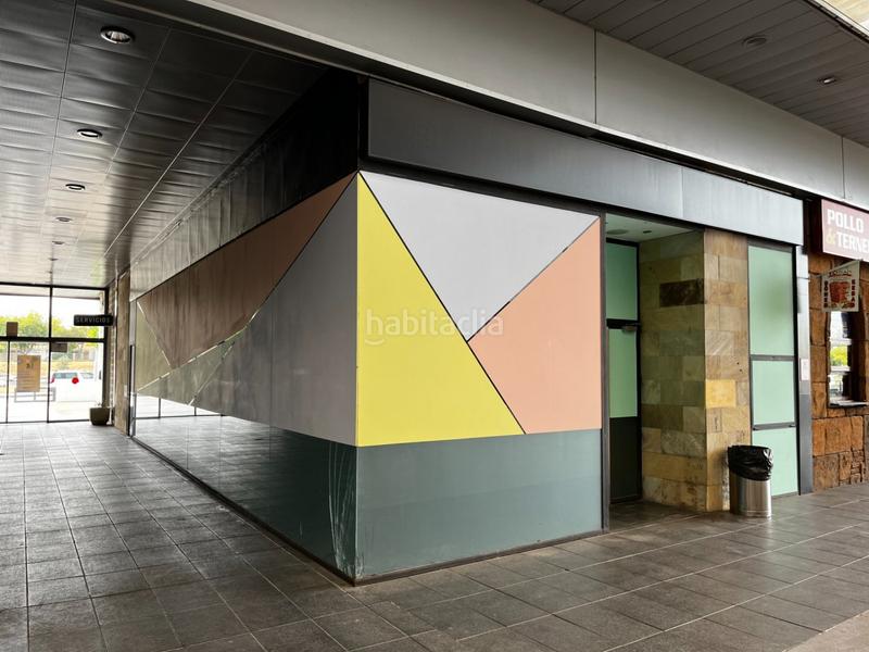 Foto 39180146-4ec6-4398-b7e1-adc39a108e65. Locale commerciale in calle el aceitunillo in Avenida Juan Diego Bormujos