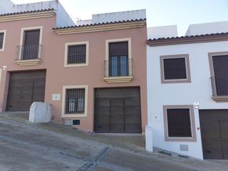 Casa adossada  Calle de los palancares. Se vende casa adosada en villanueva de san juan, sevilla
