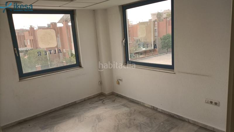 Foto 1997e8d4-d5ff-4170-8b84-6eb8b85d81a1. Oficina a Santa Clara Sevilla