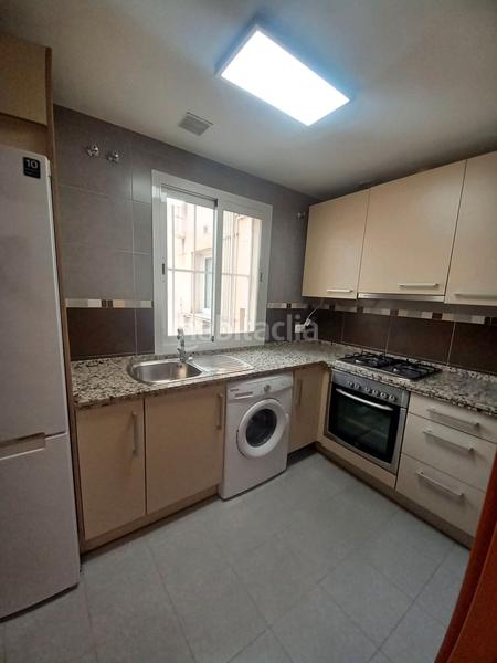 Foto 98251a2d-f025-48cd-bfa9-1b41a2abbef3. Alquiler apartamento estupendo apartamento al lado del hospital civil y el centro en Málaga