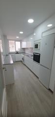 Lloguer Pis  Paseo de sancha. gran vivienda sin amueblar en la malagueta!
