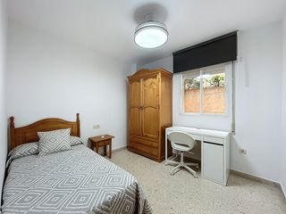 Miete Etagenwohnung  Calle hamlet. Habitación a compartir. gastos incluidos
