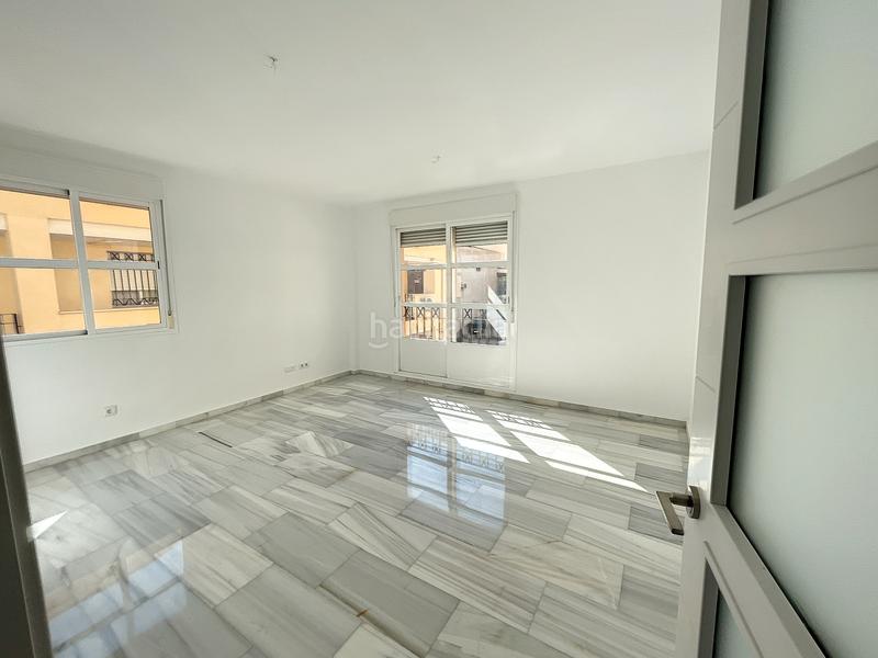 Foto 2bf61fce-42a7-45e3-bc4d-6cb07030cbc9. Lloguer pis amb aparcament a Parque Victoria Eugenia Málaga