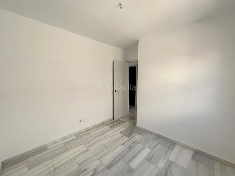 Foto f41b1879-7bfb-4ff3-95ca-f9d638cdd7a3. Lloguer pis amb aparcament a Parque Victoria Eugenia Málaga