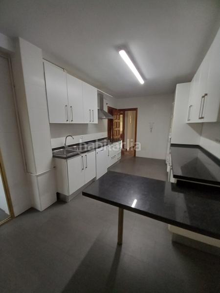 Foto ba3e87f5-67b9-4216-9e63-9b7b9302d4b0. Location appartement avec parking piscine dans Limonar Málaga