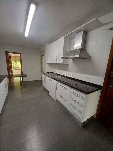 Foto e40cdb31-c44b-41bf-ae78-6f482473059c. Location appartement avec parking piscine dans Limonar Málaga