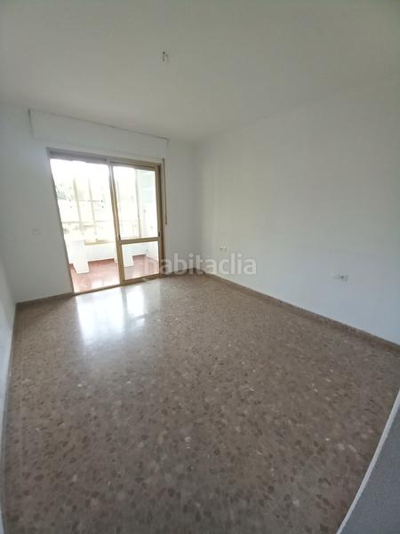 Foto ee48bf27-eef5-4ebe-b724-2317a5c7db06. Location appartement avec parking piscine dans Limonar Málaga
