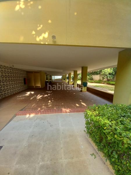 Foto f2a4733a-080b-4902-b5c2-14a95e60daff. Location appartement avec parking piscine dans Limonar Málaga