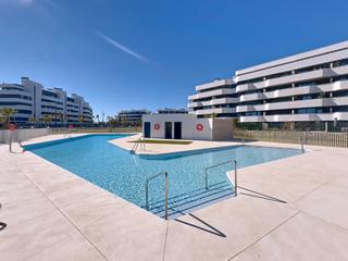 Location Appartement  Avenida mar de alborán. Vivienda de ensueño junto a la playa de los alamos.
