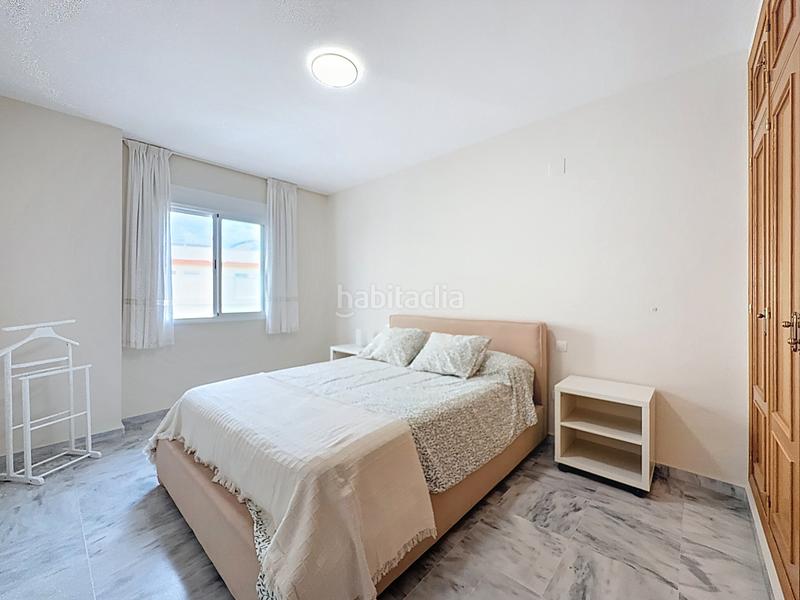 Foto aa32e6d9-6b54-42e1-9f41-9d5ab2a84663. Alquiler ático  con terraza a pocos minutos de la playa en Benalmádena