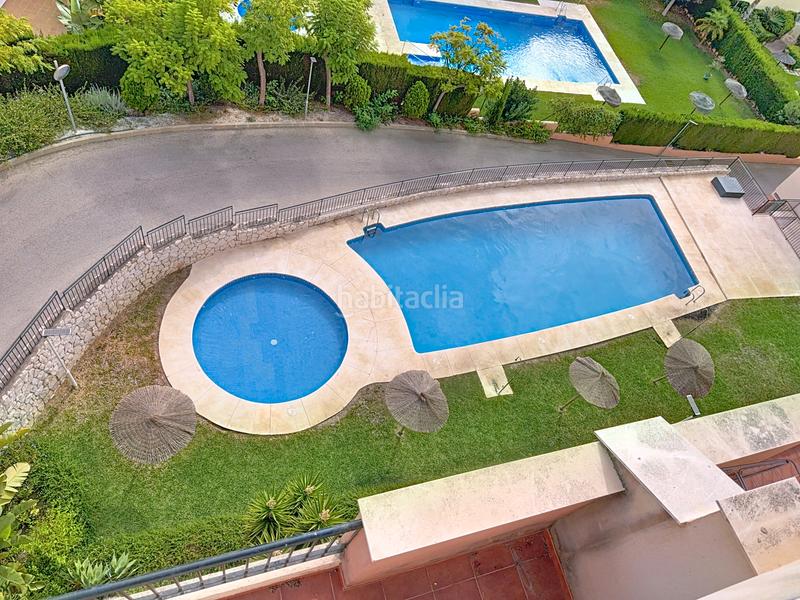 Foto d6534be6-050a-43b4-a17c-1b19283e6d56. Alquiler ático  con terraza a pocos minutos de la playa en Benalmádena