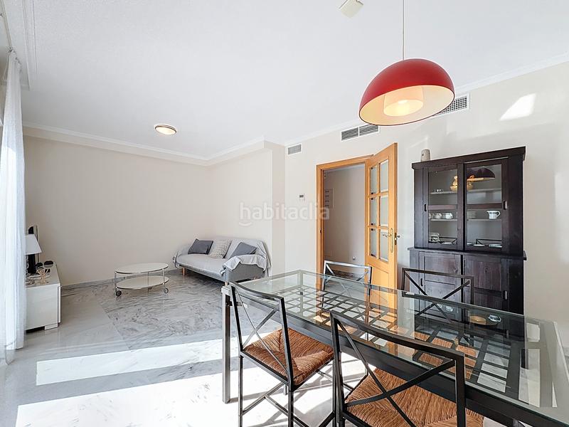 Foto f57bc628-f2e4-4b75-b85e-4d9e33f3392a. Alquiler ático  con terraza a pocos minutos de la playa en Benalmádena