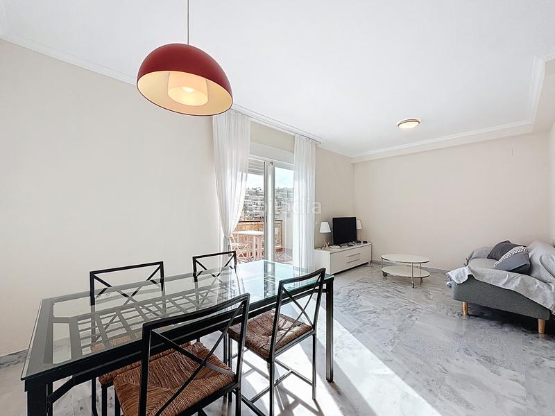 Foto d74909a2-a5fb-4d9f-8e4a-0ed3fd06b7b2. Miete dachwohnung mit parking pool in Zona Centro Comercial Torrequebrada Benalmádena