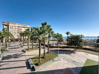 Piso  Calle pacífico. Espectacular piso en primera línea de playa con vistas al mar