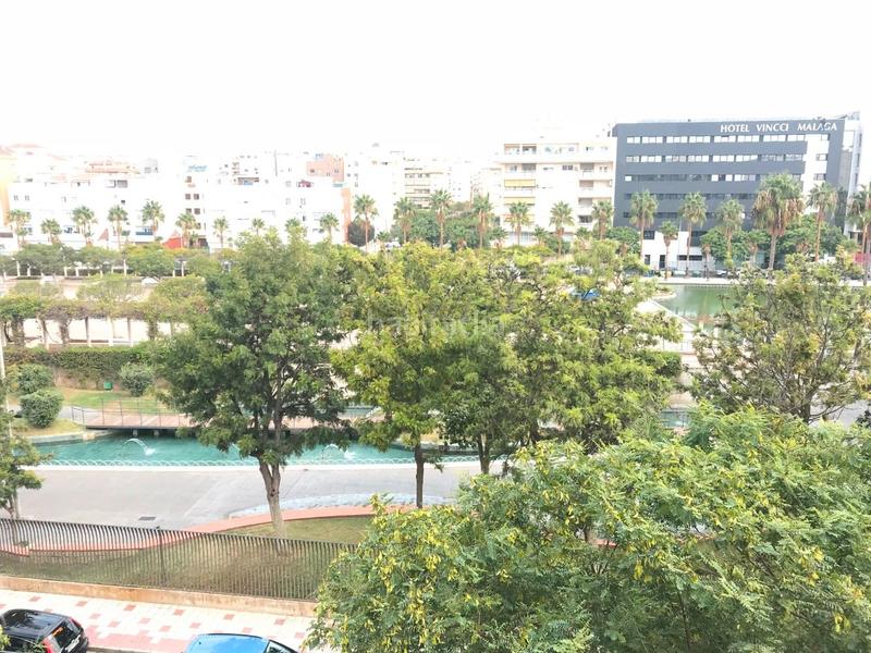 Foto b29d30d0-22d5-4098-84fc-4d389d89005f. Miete etagenwohnung mit parking pool in Paseo Marítimo Oeste - Pacífico Málaga