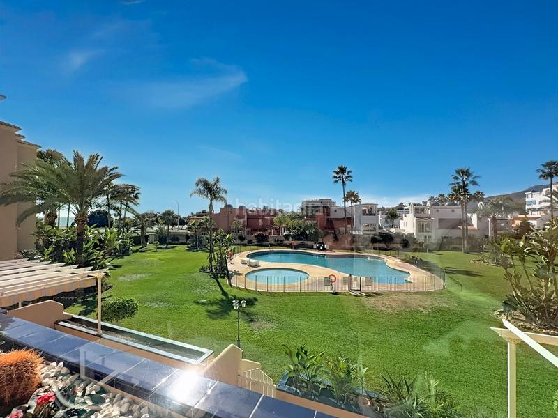 Foto 9f15cb7d-c617-4957-897c-43b73a58bf2f. Rent flat with pool in Los Álamos Torremolinos