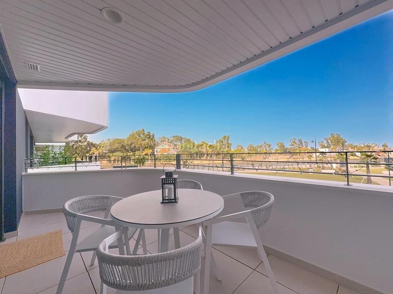 Foto 041931fb-8c01-4ccf-b624-101c255fe1e3. Lloguer apartament amb aparcament piscina a Los Álamos Torremolinos