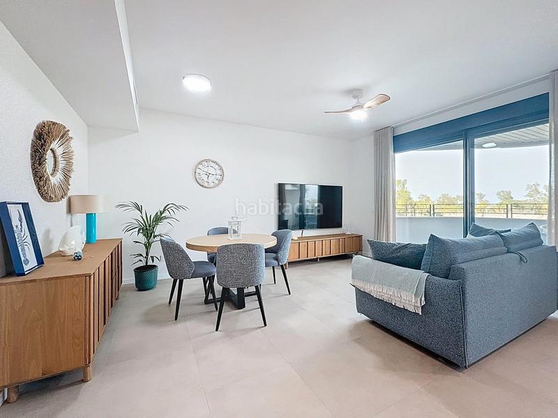 Foto f886a89b-2424-4078-9186-02c234fbf83f. Lloguer apartament amb aparcament piscina a Los Álamos Torremolinos