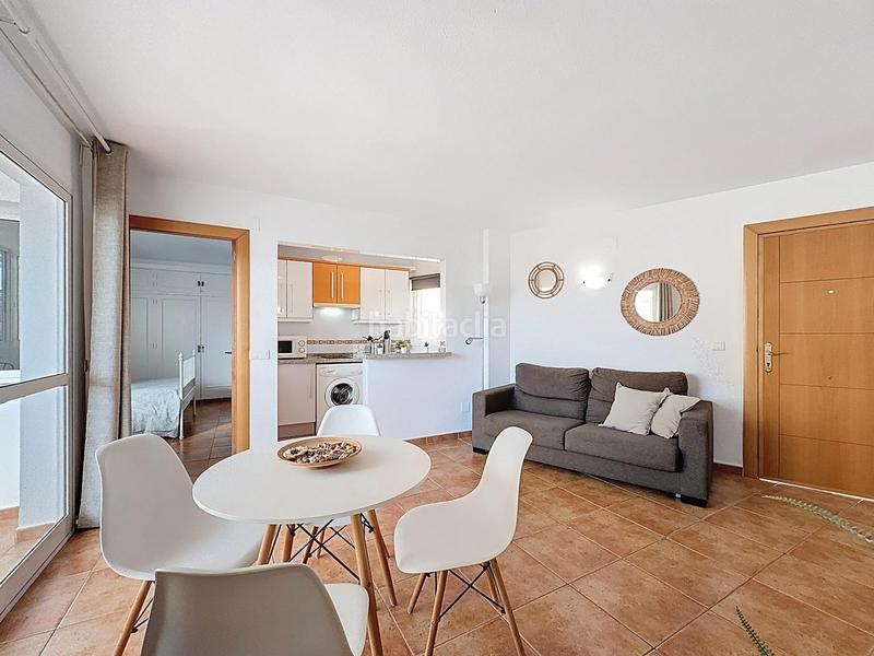 Foto 0ec23c3d-4644-4ec8-bf55-3559511e08b4. Location appartement avec parking piscine dans La Carihuela - Los Nidos Torremolinos