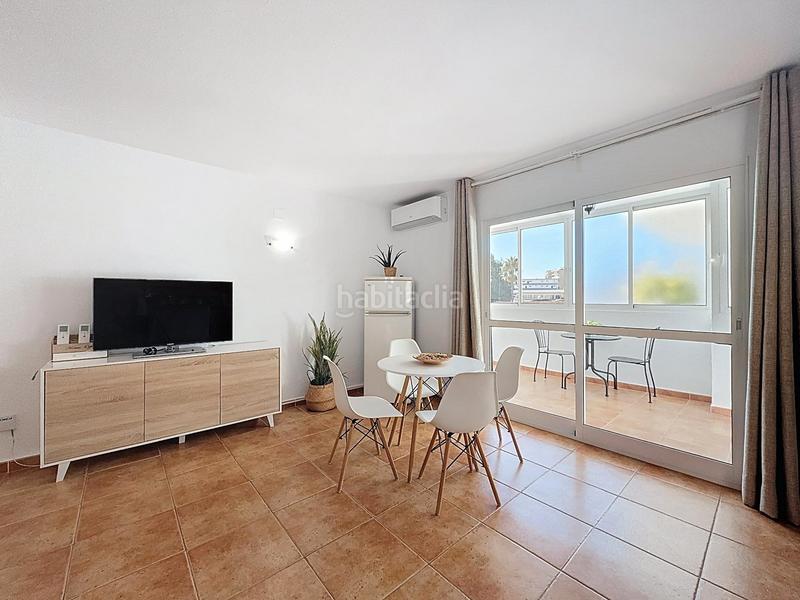 Foto 8c6a4de1-f625-495a-9a3c-89bfc9910828. Location appartement avec parking piscine dans La Carihuela - Los Nidos Torremolinos