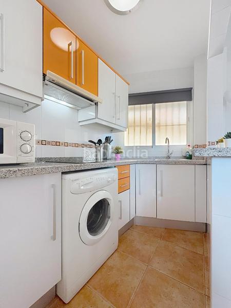 Foto ba9646e0-f15f-4bb9-9b0b-d2b0d3e6436d. Location appartement avec parking piscine dans La Carihuela - Los Nidos Torremolinos