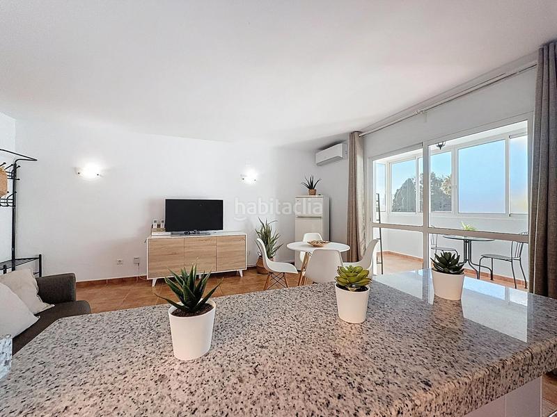 Foto c184a723-7905-4d99-a698-42d729324ccd. Location appartement avec parking piscine dans La Carihuela - Los Nidos Torremolinos