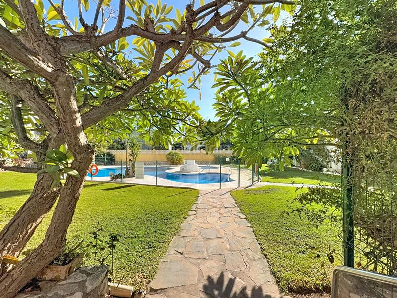 Foto dfe40610-1dfe-4d9d-aa80-f449155148f2. Location appartement avec parking piscine dans La Carihuela - Los Nidos Torremolinos