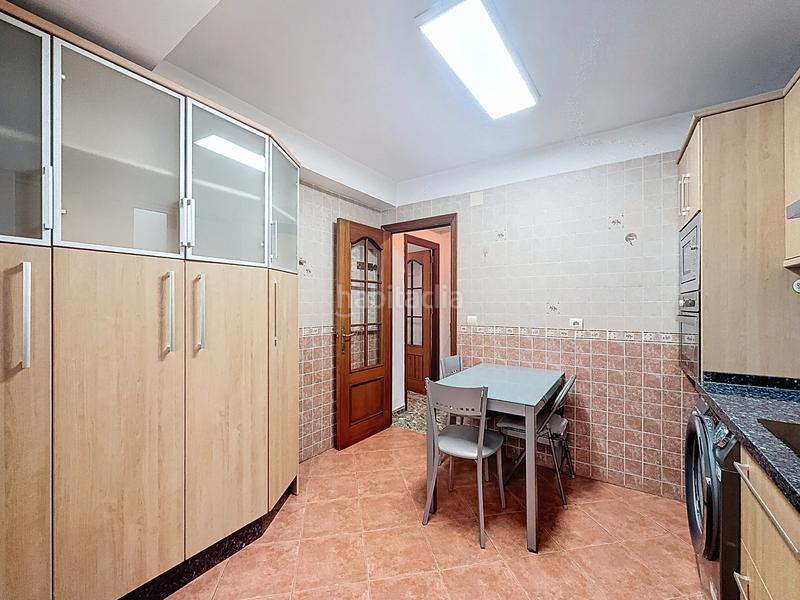 Foto d67c893d-c713-4f54-ade8-2cd974e98d2e. Alquiler piso muy luminoso en zona Cristo de la Epidemia en Málaga