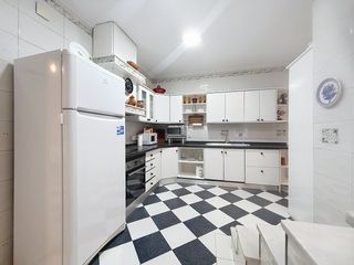 Alquiler Piso  Calle las navas. La combinación perfecta para estudiantes: ubicación, amplitud y