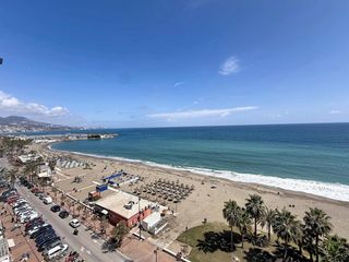 Location Attique  Paseo marítimo rey de españa. Primera línea de playa: amplitud, terraza y vistas abiertas al m