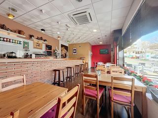 Traspàs Local Comercial  Calle felix gancedo. Empieza a trabajar desde el primer día: cafetería en funcionamie