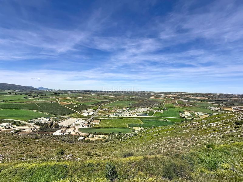 Foto c41a71b3-fb63-4fa5-806e-b1d9b7ca2e83. Casa amb xemeneia aparcament a Teba