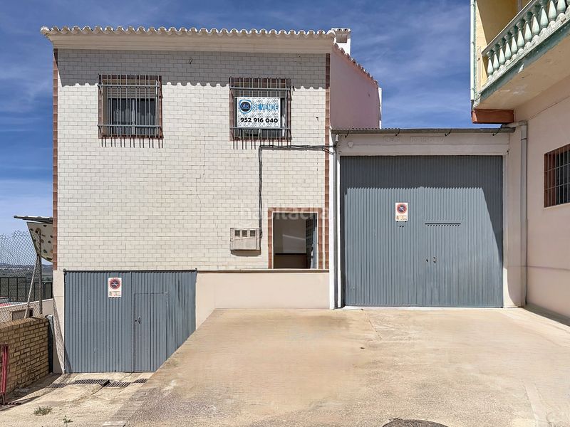 Foto cfdfe7d6-6c29-4c3d-9e4b-5d3ce04f60cc. Casa amb xemeneia aparcament a Teba