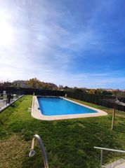 Location Appartement  Calle maría casares. ¡gran vivienda en recinto cerrado con piscina y terraza!