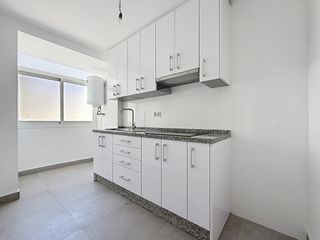 Affitto Appartamento  Pasaje david. Vivienda de 3 dormitorios en cruz de humilladero sin amueblar