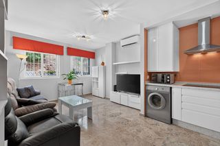 Piso en Calle biznaga 26. Piso en benalmádena pueblo, el encanto de vivir aquí
