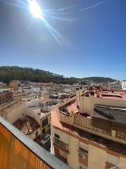 Location Appartement  Calle fernando el católico. Magnífica vivienda sin amueblar cerca del centro