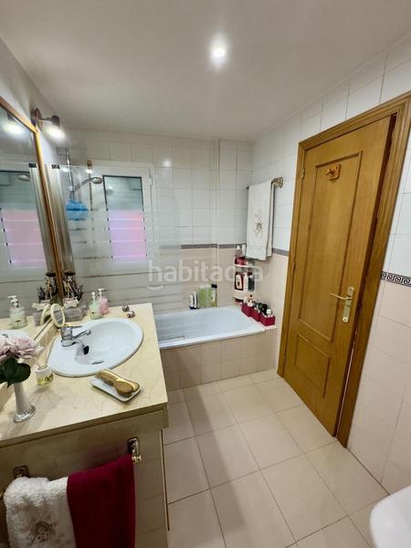 Foto 3dff477b-2d8c-4911-835e-9cf44e00b6b8. Piso exclusivo apartamento a pie de playa en Los Álamos, en Torremolinos