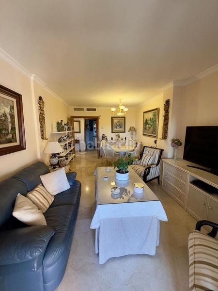 Foto 902a1bef-e16b-45d3-840a-383077509c22. Piso exclusivo apartamento a pie de playa en Los Álamos, en Torremolinos