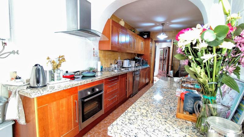 Foto ca2bb8aa-9402-445b-babb-6b324da3ffb6. Piso vistas al mar en pleno corazón ! en El Bajondillo Torremolinos