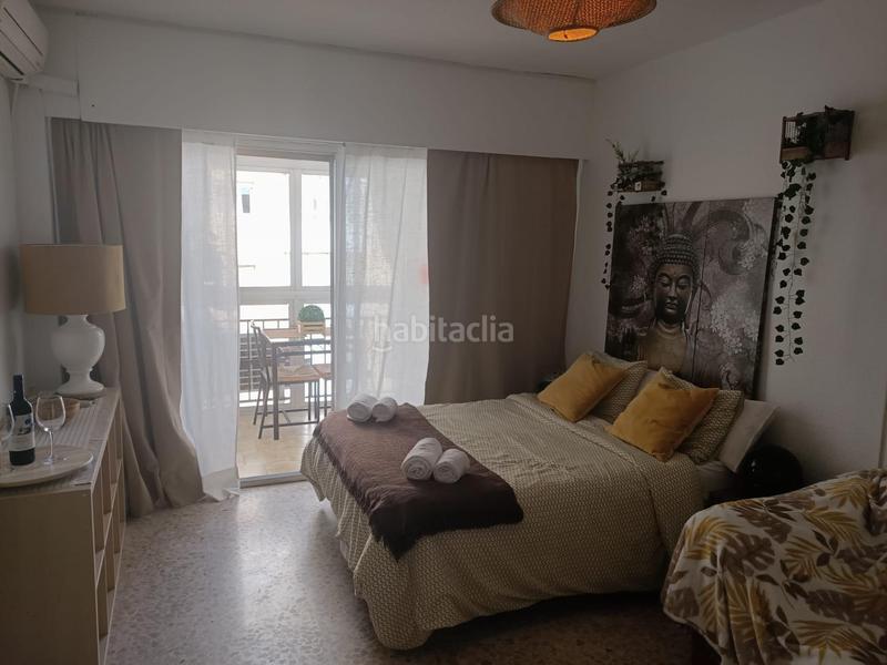 Foto 4f11cb82-c2af-4498-a274-91057dc92b85. Estudio espectacular estudio reformado con vistas al mar y la montaña en el corazón en Torremolinos