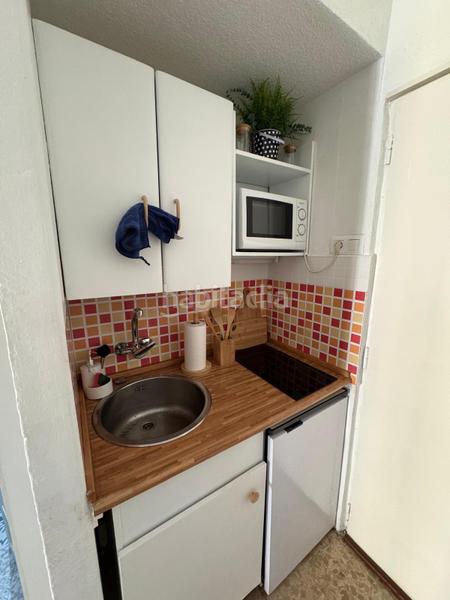 Foto b9526219-de80-4d84-984e-27b72a6841e4. Estudio espectacular estudio reformado con vistas al mar y la montaña en el corazón en Torremolinos