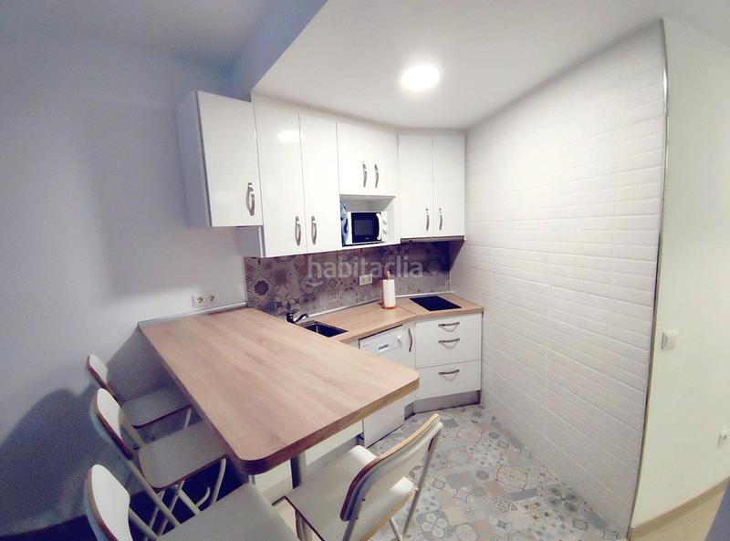 Foto 4c840f68-d67d-42e2-a295-ac3c66a2af5a. Estudio  reformado a la venta en La Colina en Torremolinos